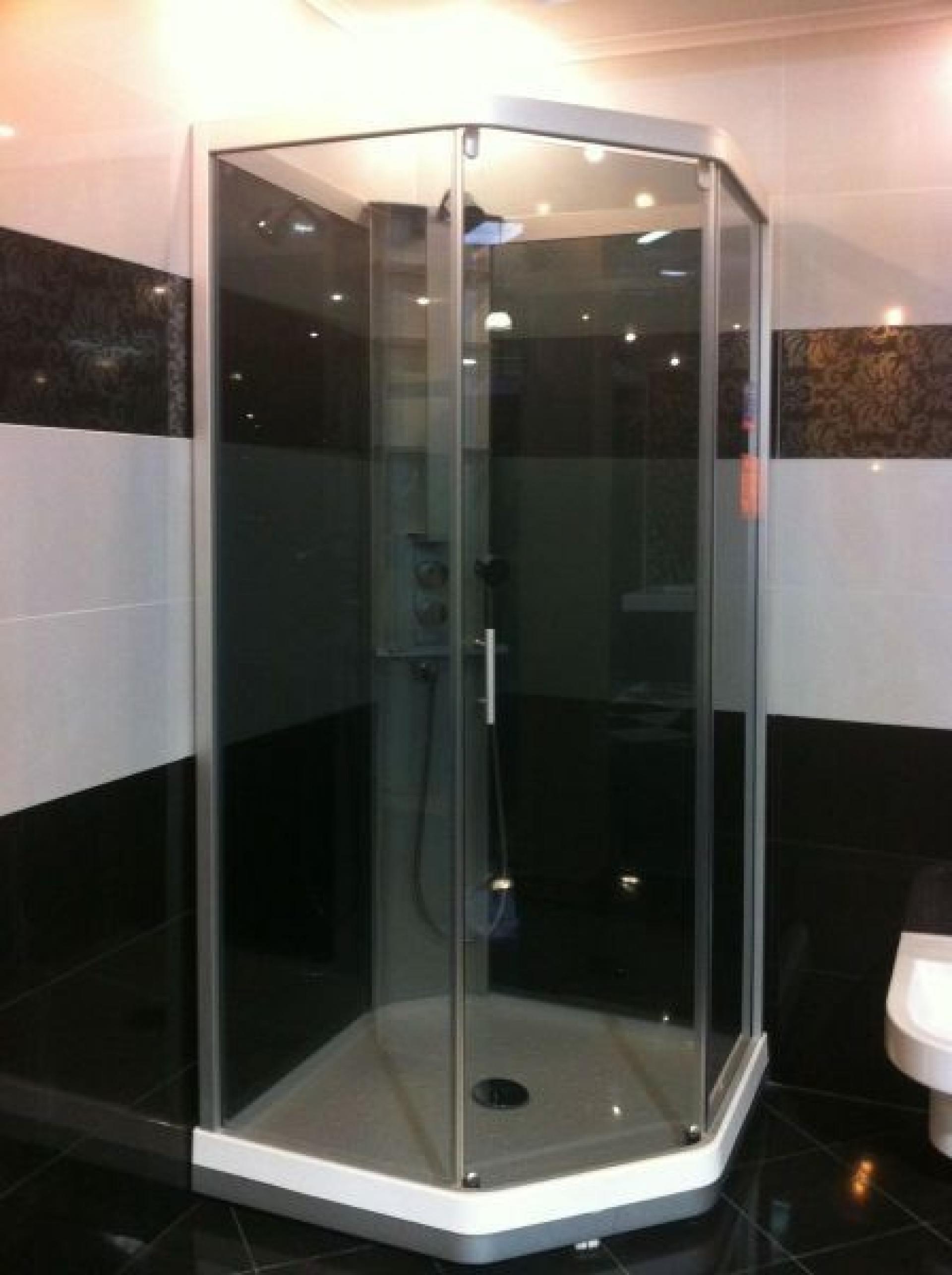 Передняя стенка душевой кабины 90x90 Ido Showerama 8-5 4985013992 серебристый профиль+ тонированное стекло - фото Geberit (Геберит) Shop